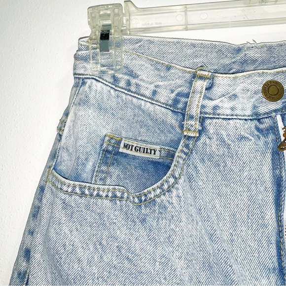 NOT GUILTY High-Waisted Ripped Mom Jeans Light Blue Denim Size 7/8 - Picture 4 of 6